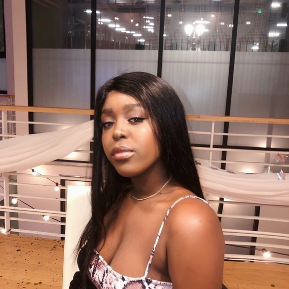 Meet your Posher, Renee - Picture 1 of 1